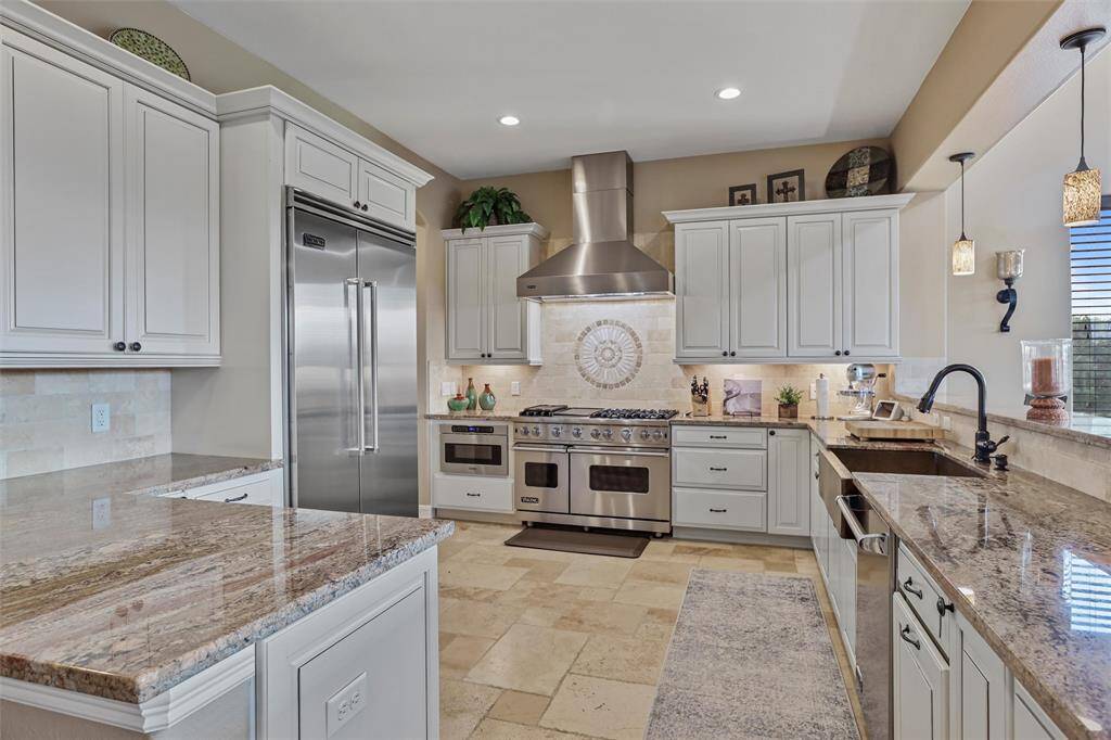 This kitchen offers ample counter space, ideal for creating culinary delights.