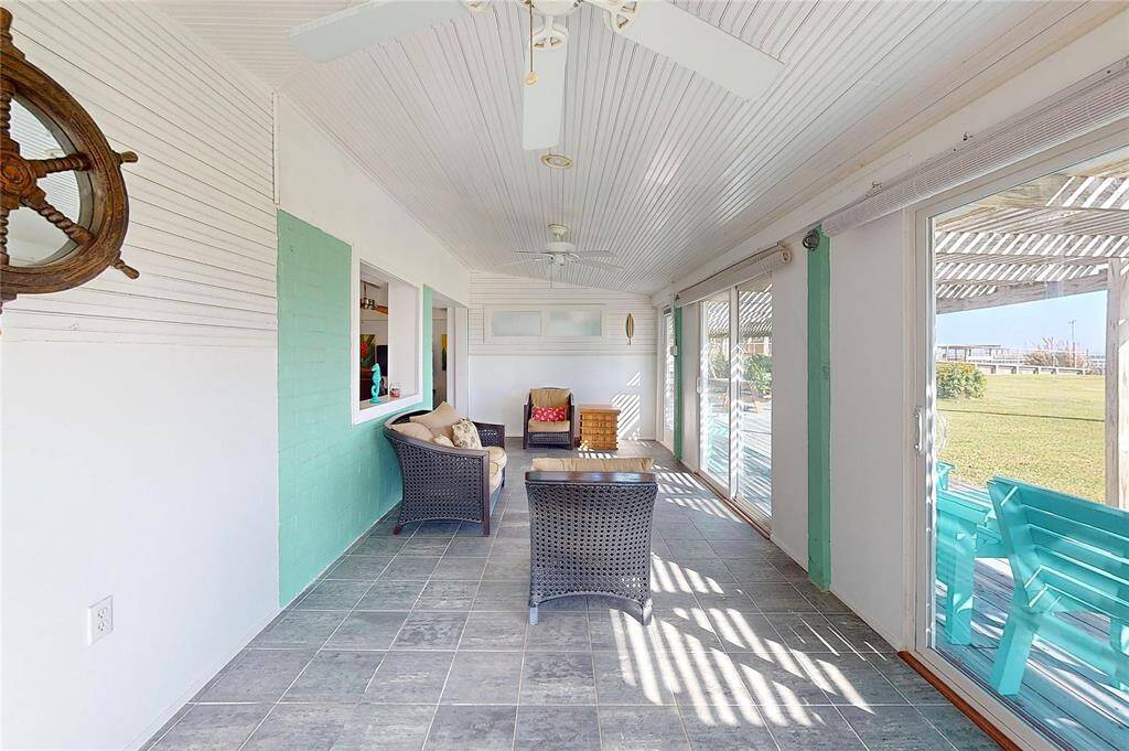 Guest House with Kitchen, Island Cooktop