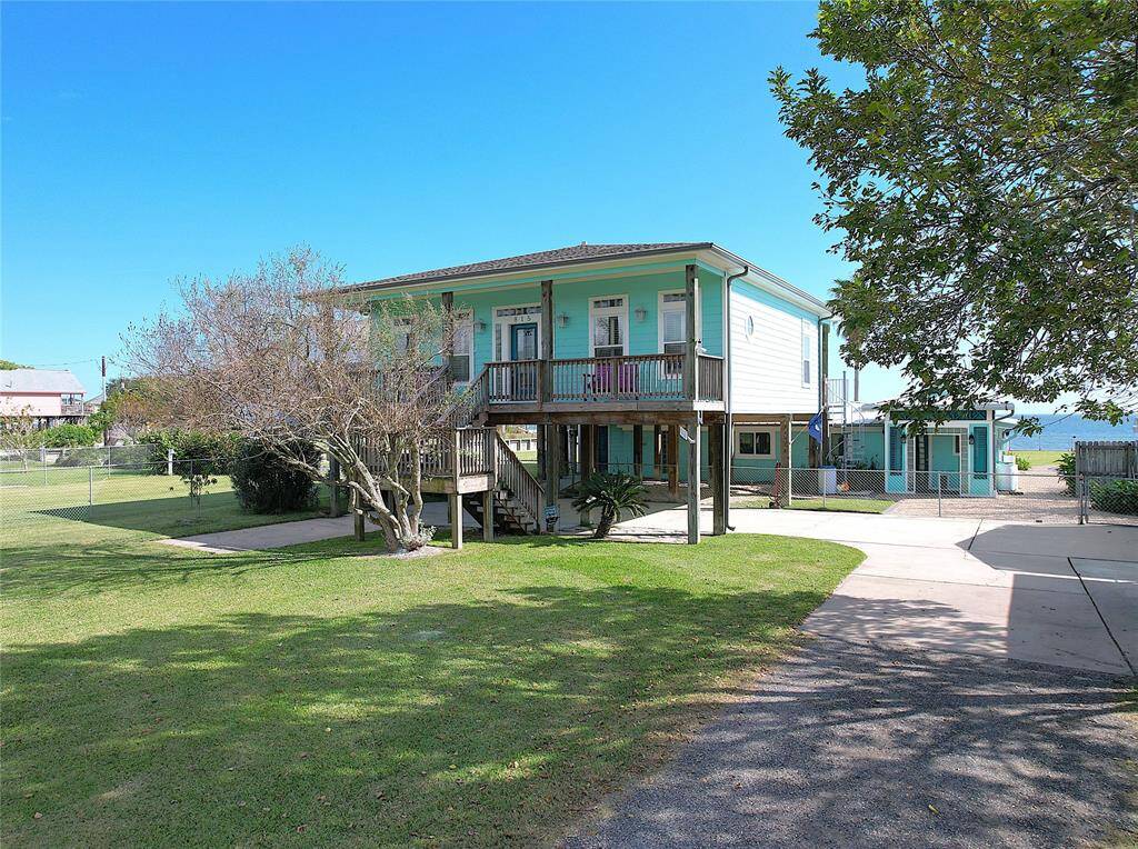 Property lines are approximate, but look at this yard! Boat slip concrete bulkhead included!