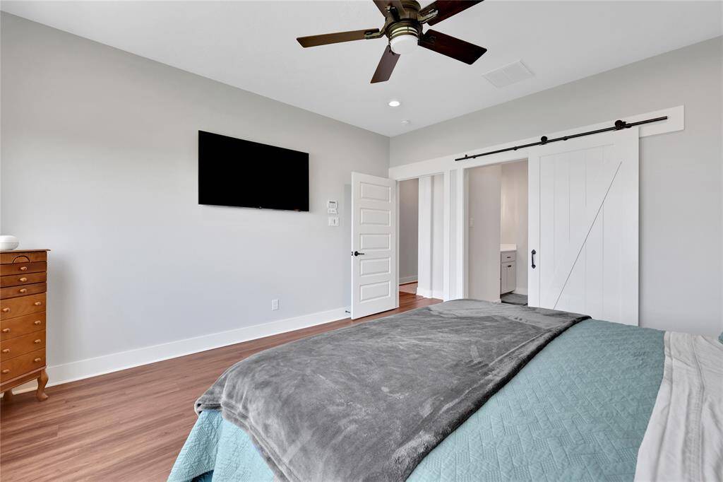 Primary suite