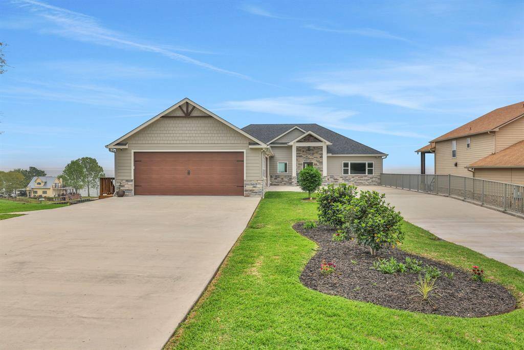 The home sleeps 12-15 people and the dual driveways provides plenty of parking for family and friends