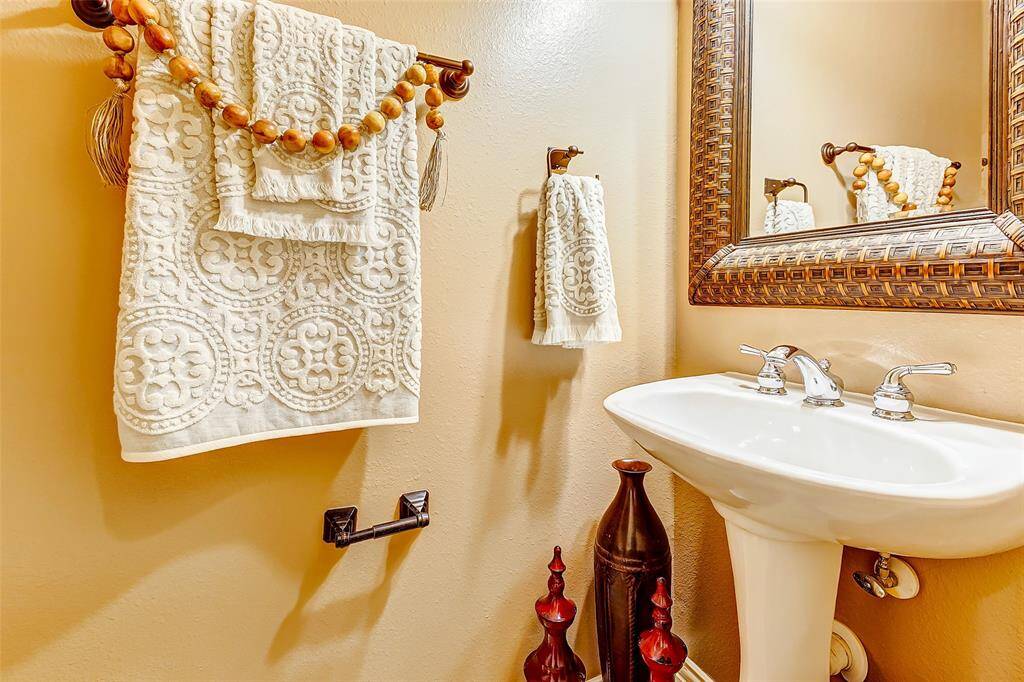 GUEST BATH