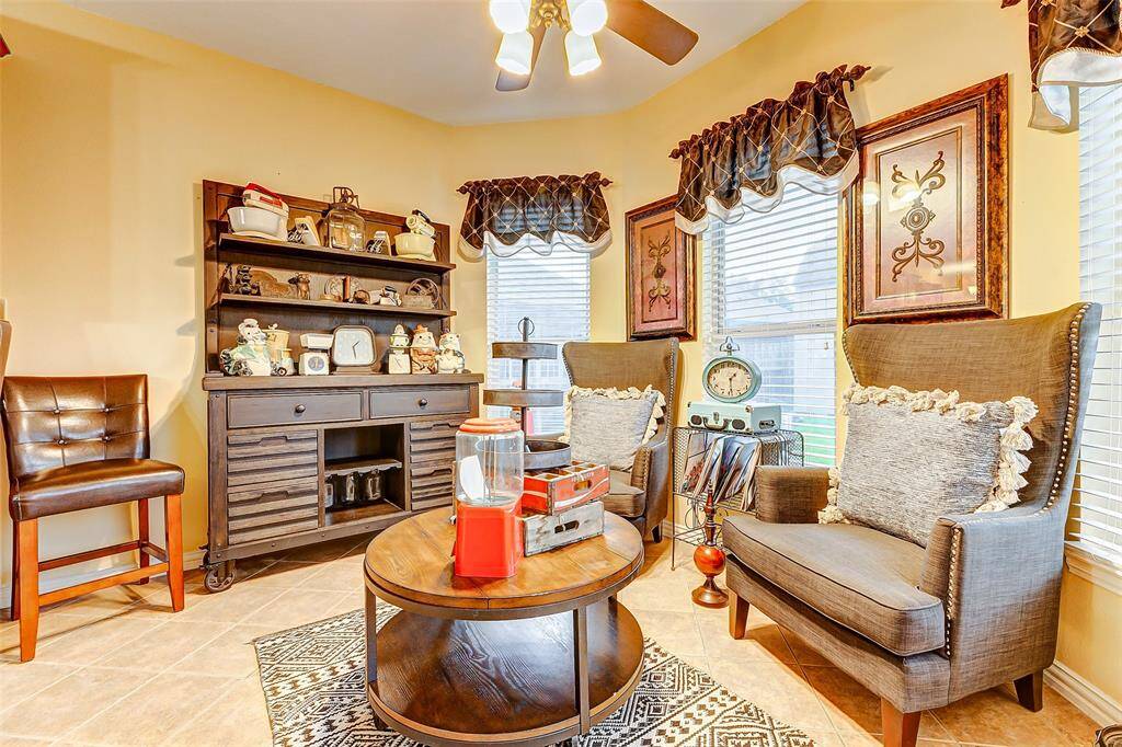 BREAKFAST ROOM