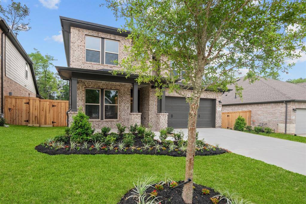 Welcome to The Holly by David Weekley Homes. Move-In-Ready Now!