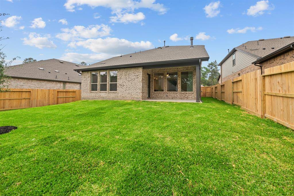 Welcome to The Holly by David Weekley Homes. Move-In-Ready Now!