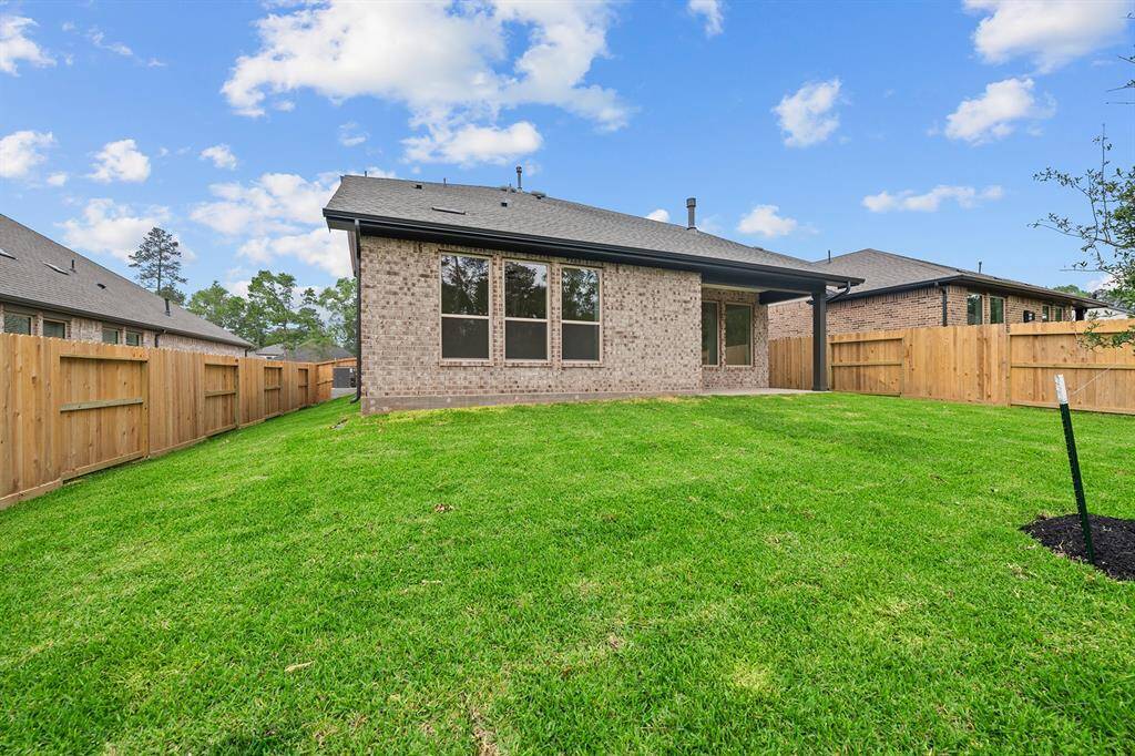 Welcome to The Holly by David Weekley Homes. Move-In-Ready Now!