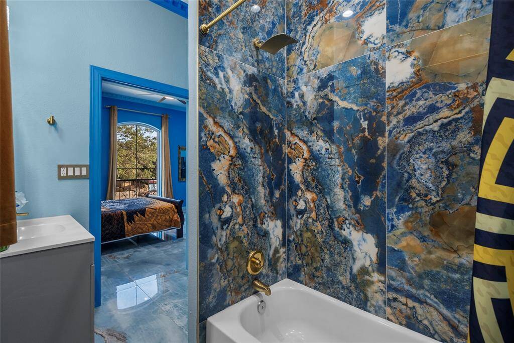 2nd floor bathroom