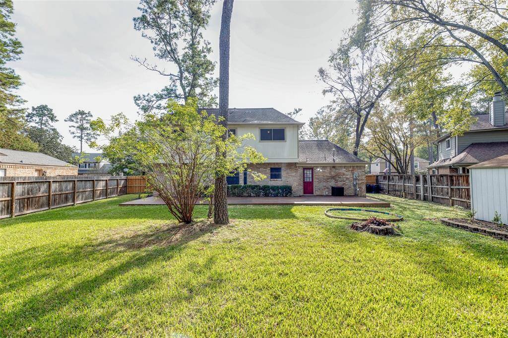 The large backyard offers endless opportunities for outdoor activities. Equipped with a storage shed, you'll have ample space to store your outdoor equipment and tools.