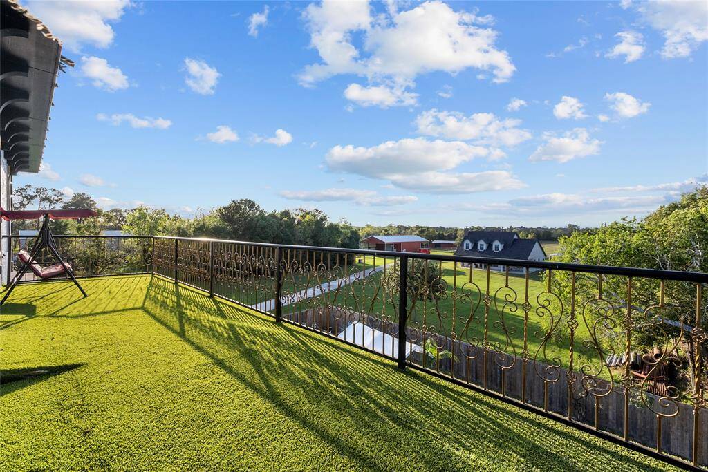 Game room balcony