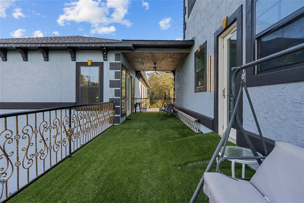 2nd floor balcony