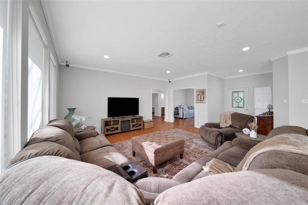 Comes completely furnished and ready to move-in!