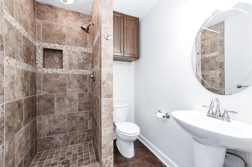 Secondary Bathroom With Shower.