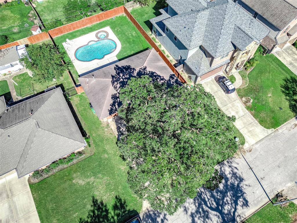 One Of Most Desirable Neighbohoods In Houston.