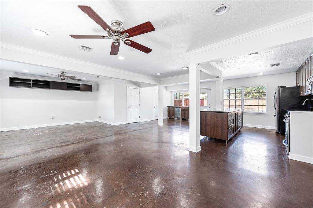 Lots Of Natural Light Throughout.