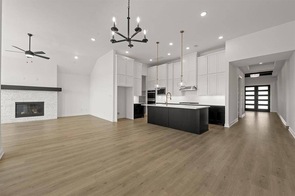 Huntley III C dining room