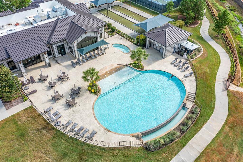 Outdoor pool and Hot Tub
