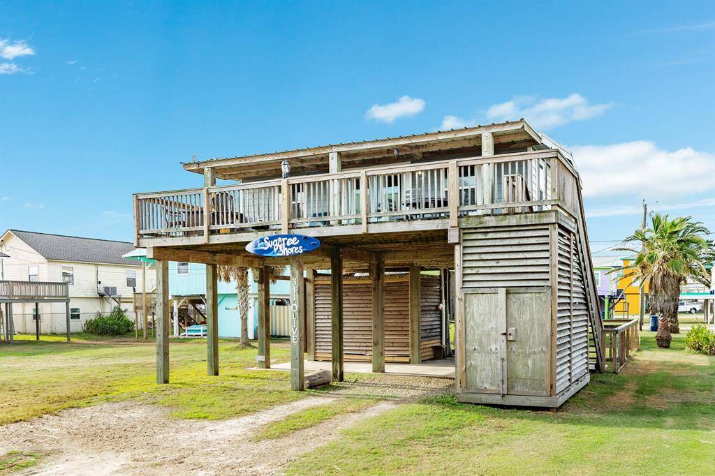 The driveway is double wide to provide lots of parking for your visitors.