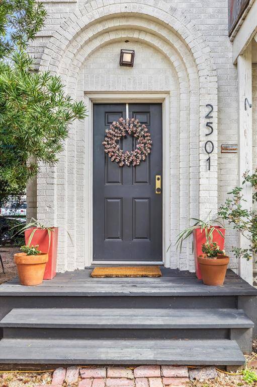 Front door duplex upstairs