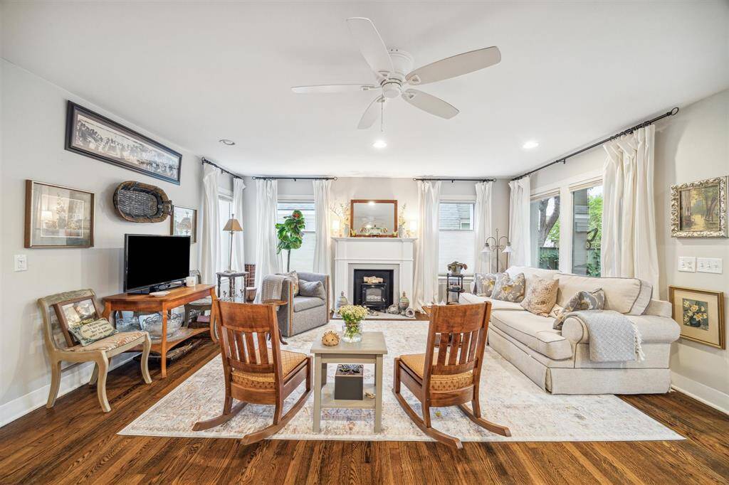 First floor furnished living