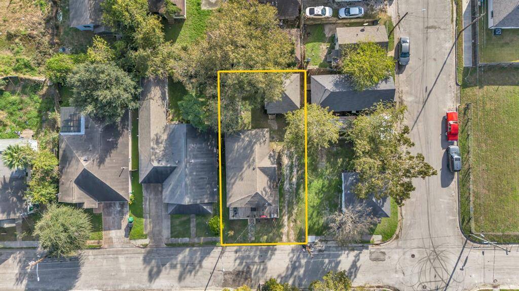 Aerial View showcasing your new property! 3710 Dennis St., Houston, TX  77004