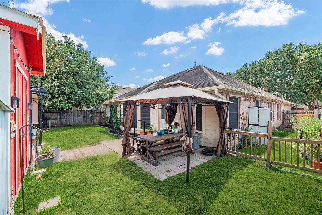 Bring your design ideas to life with this sprawling fenced yard. Both side yards are separately fenced, ideal for family pets or a garden.