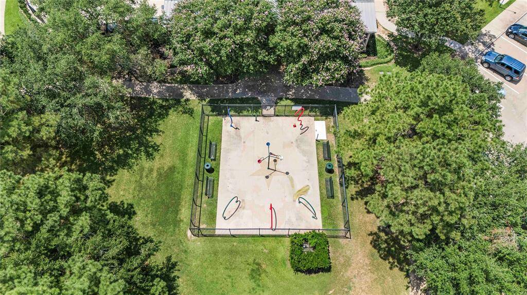 Neighborhood amenities include this a fantastic splash pad, providing a fun and refreshing way for the littles to cool off and enjoy outdoor play.