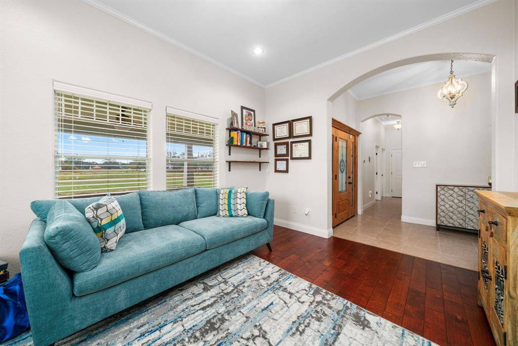 Home office or formal dinning space.