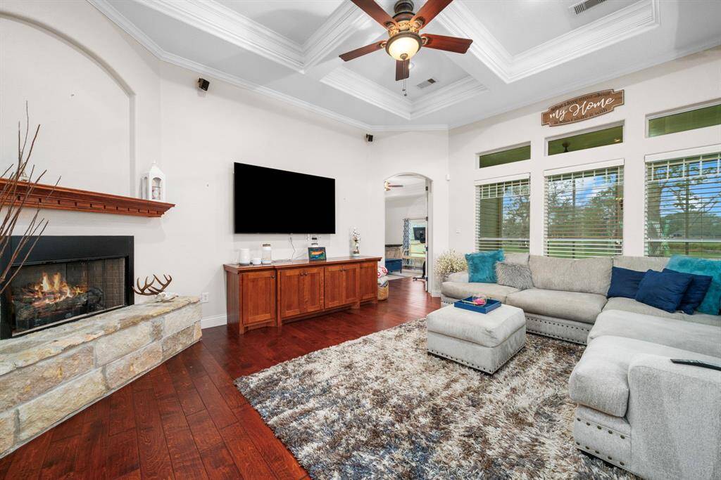 Lovely tray ceilings.
