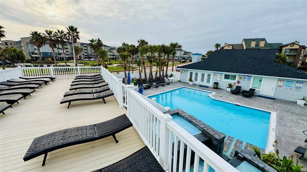 Sunbathing deck