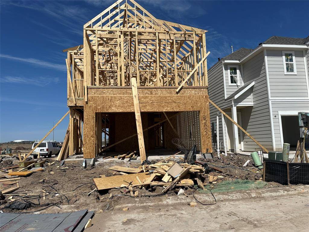Two-story home with 4 bedrooms, 2.5 baths and 2 car garage