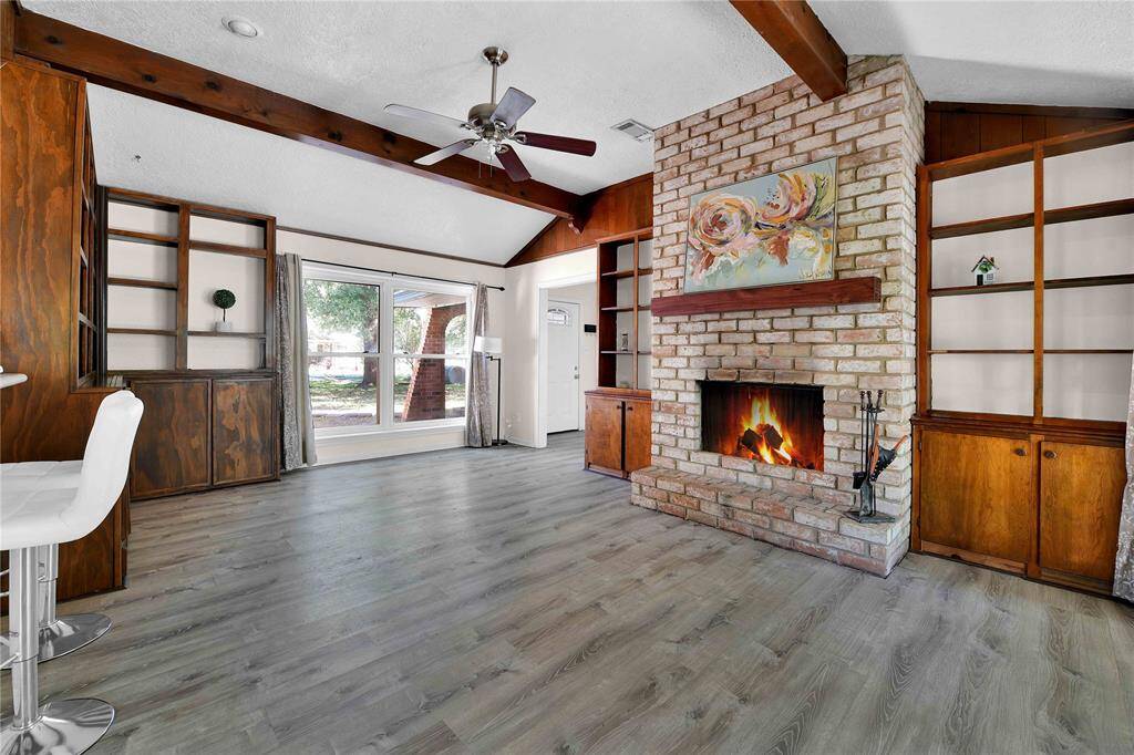 Main Livingroom