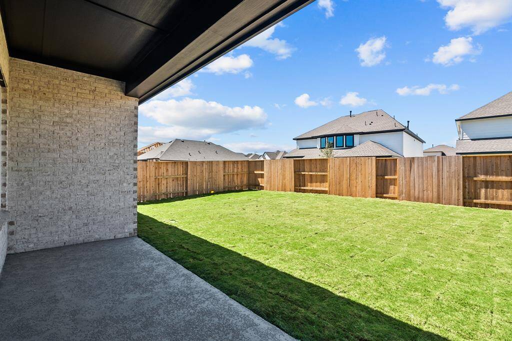 Welcome to The Omaha by David Weekley Homes. Move-In-Ready Now!