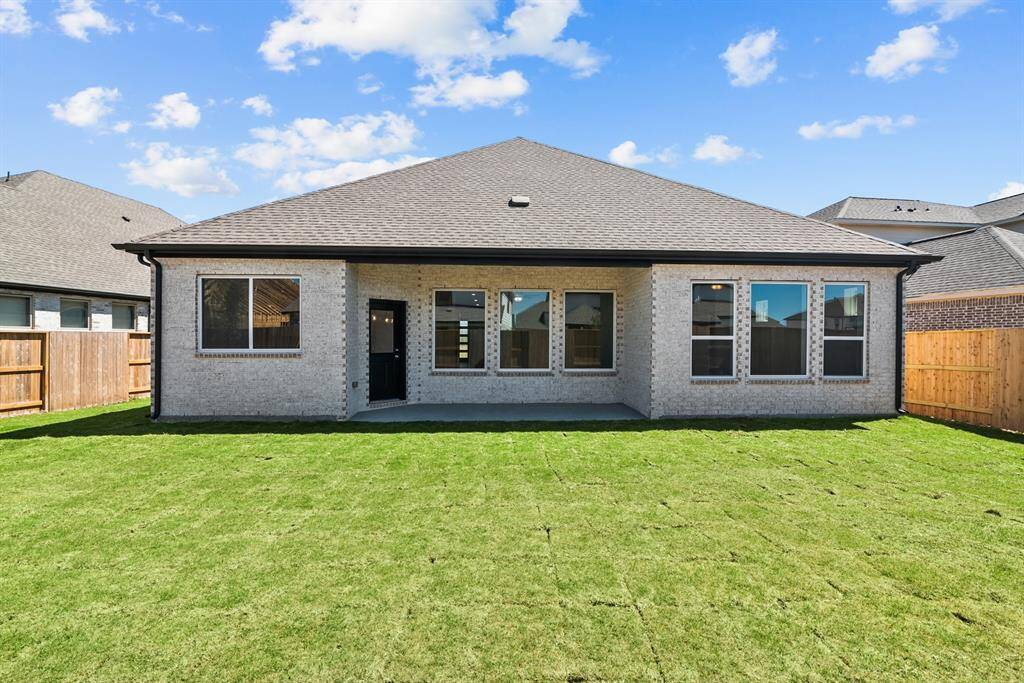 Welcome to The Omaha by David Weekley Homes. Move-In-Ready Now!