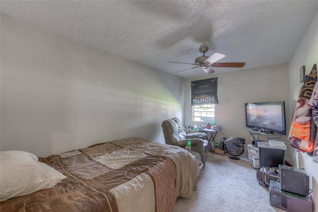 1 out of 3 bedrooms