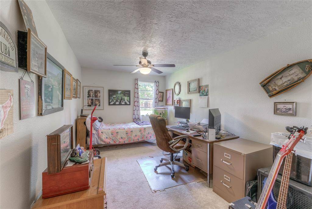 1 out of 3 bedrooms