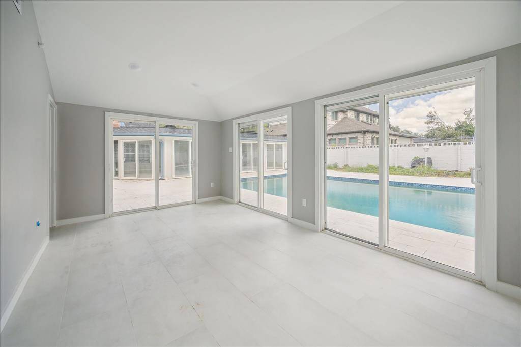 Cabana by the pool with full bath.  No need to go inside the house!