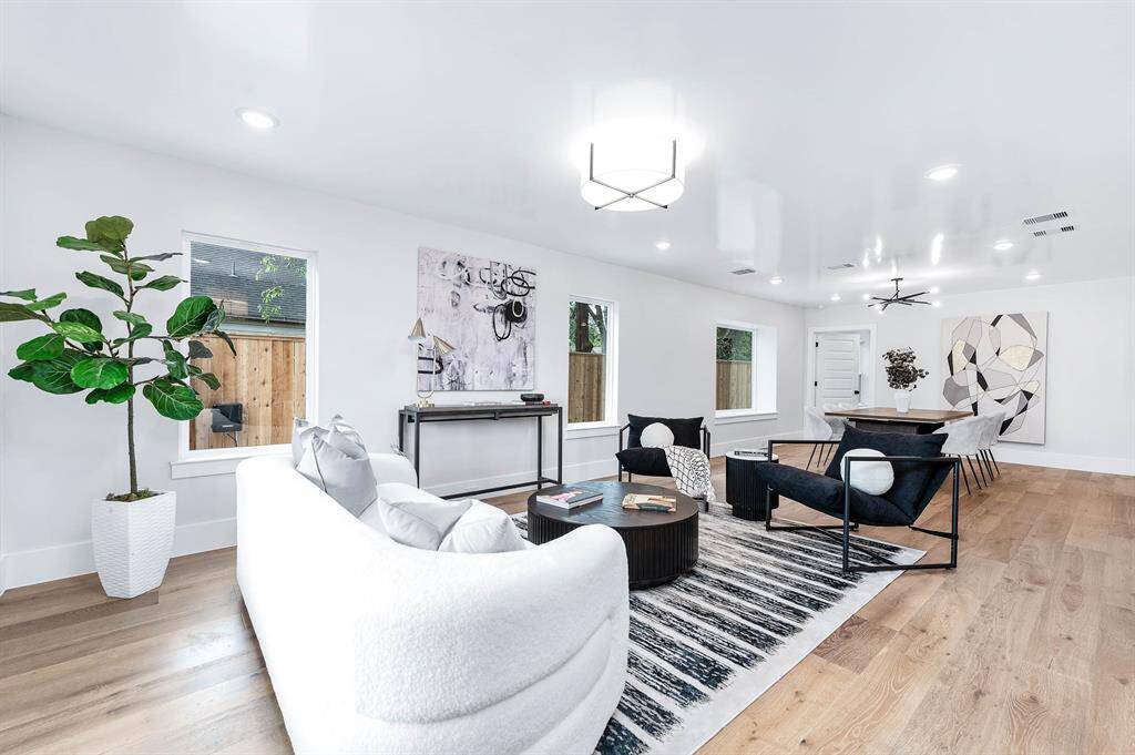 Formal living area