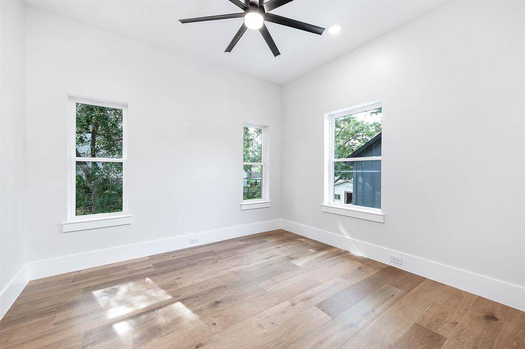 Secondary bedroom
