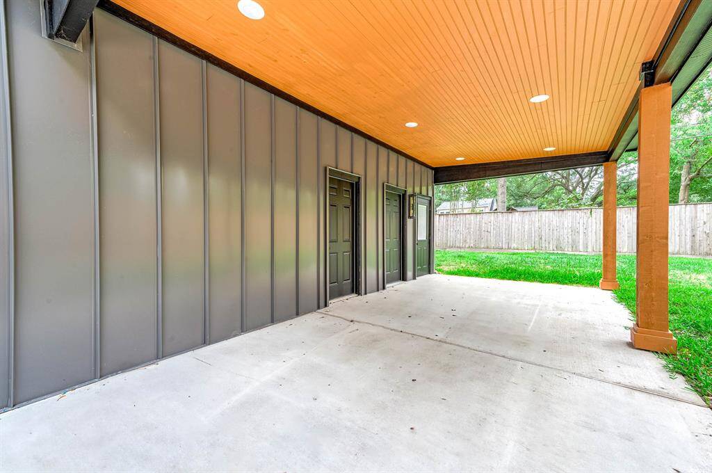 Covered patio to guest apartment