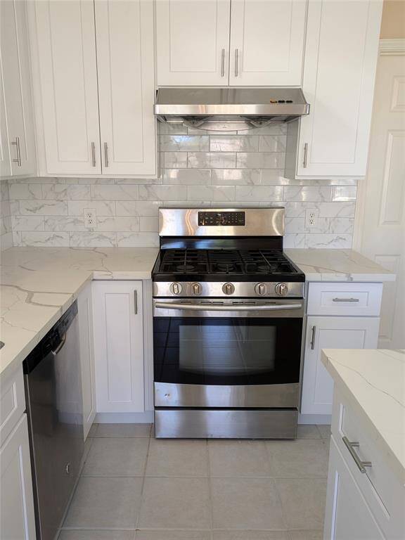 Kitchen- 5-burner range