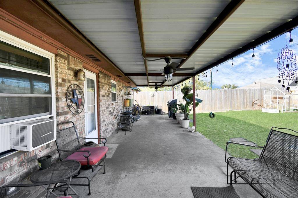 Another view of the large backporch space.