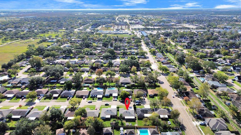 Aerial view of the neighborhood.