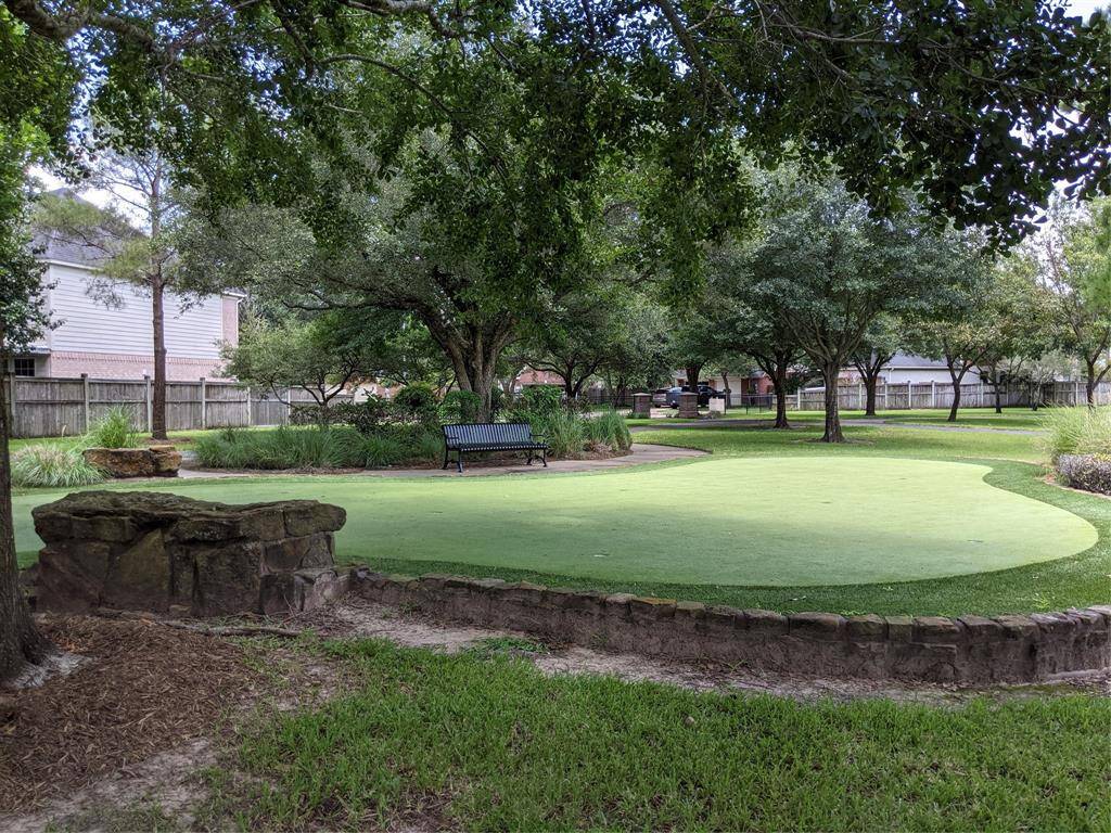 Mini golf course