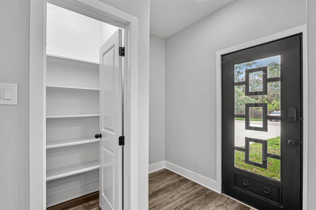Beautiful entry way with extra storage space