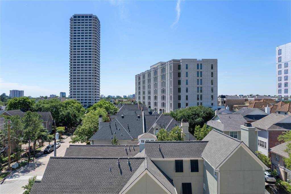 Enjoy the captivating western views of the River Oaks neighborhood, known for its elegance and charm. This prime location is just a short distance from the prestigious River Oaks Country Club offering a perfect blend of leisure and recreation in a vibrant community.