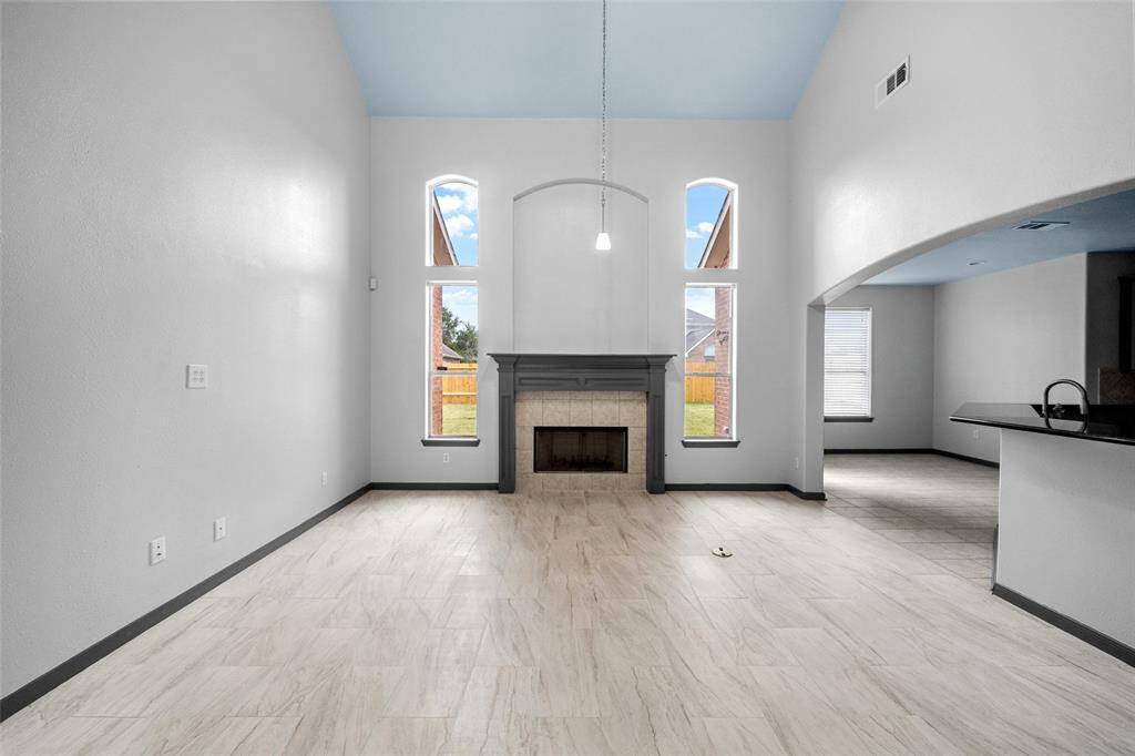 Living Room - view 2