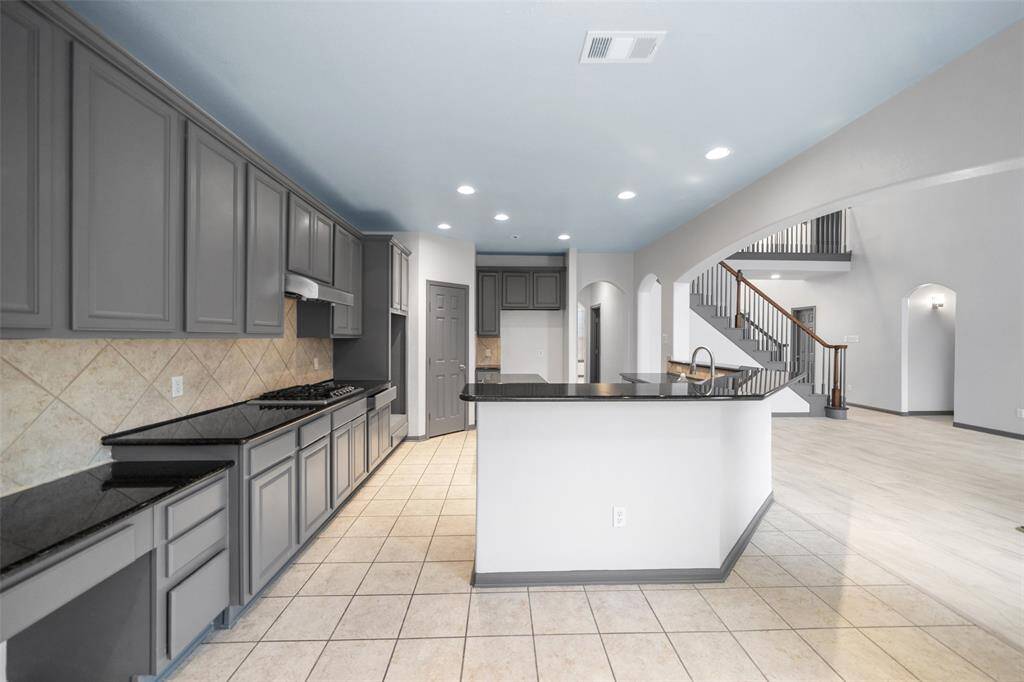 Kitchen - view 1