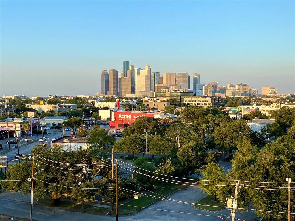 Balcony View East Downtown