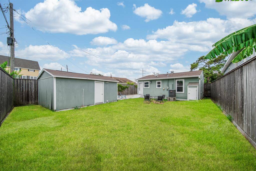 The one-car garage on the left helps to protect your car from the salty ocean air or can be used for storing outdoor tools and gear.
