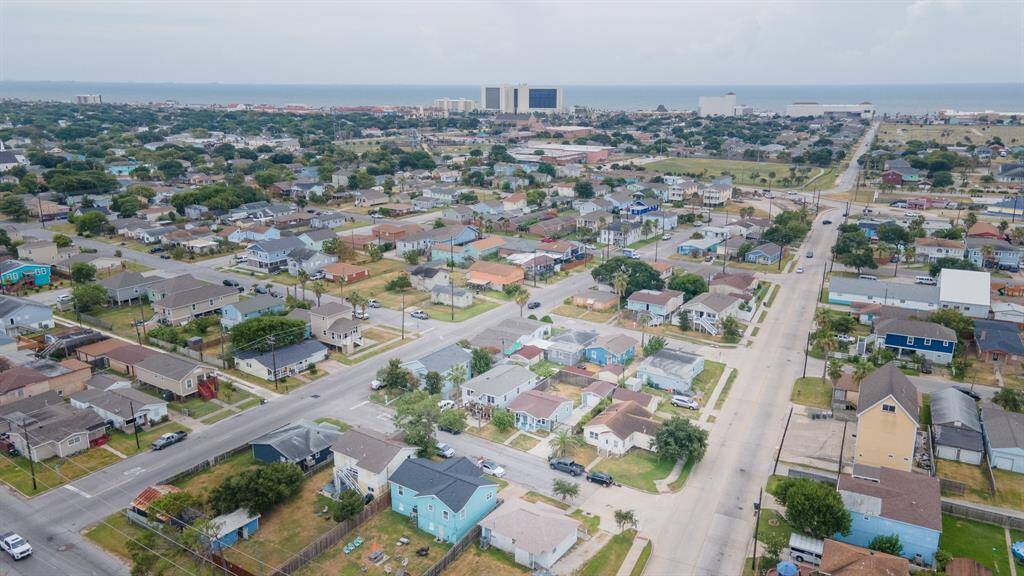 A short drive will take you to the coastline, or head the other direction to find some of Galveston's unique shops and eateries.